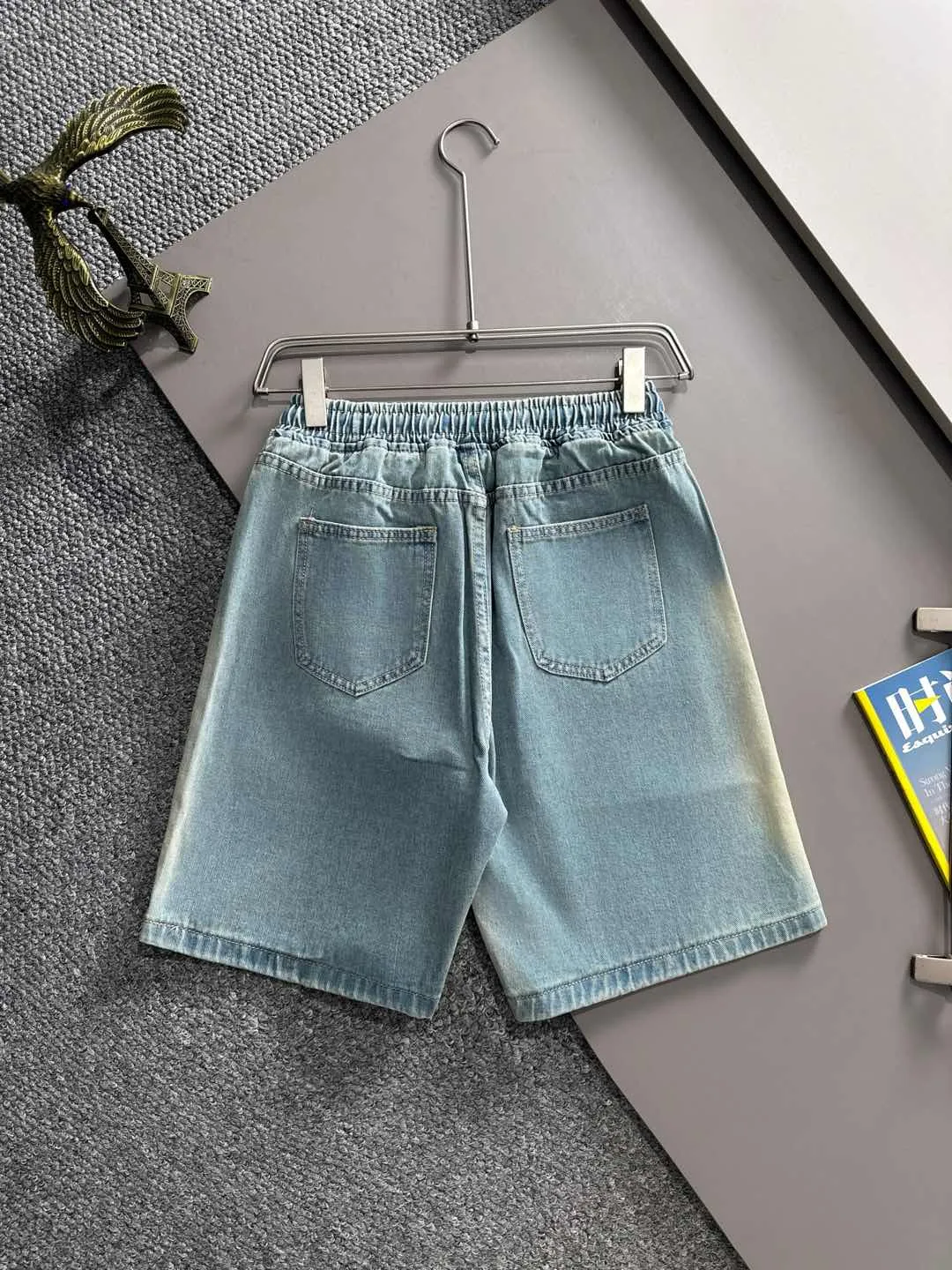 🅿️330 Stone Island 2025 new summer jeans and denim shorts are woven from imported Japanese Denim plain cotton denim fabrics. They are complete with three standards. The top stonewashing process makes the texture reach the old taste of the 1980s. It is soft, delicate, comfortable and breathable. The color has a modern and fashionable vicissitudes. The upper body is versatile and fashionable! Light luxury, a must-have item for daily commuting! Size: S-2XL (please state your height and weight when placing an order)